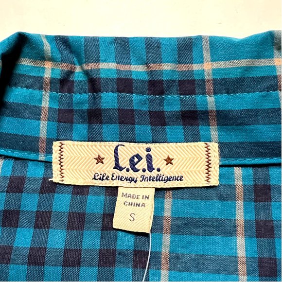 L.e.i. Blue Button Down Ruffle Plaid Top (S) - Picture 4 of 8
